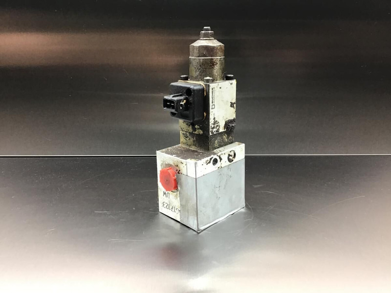 Liebherr Directional Control Valve - Гидравлика: фото 1 Liebherr Directional Control Valve - Гидравлика: фото 1