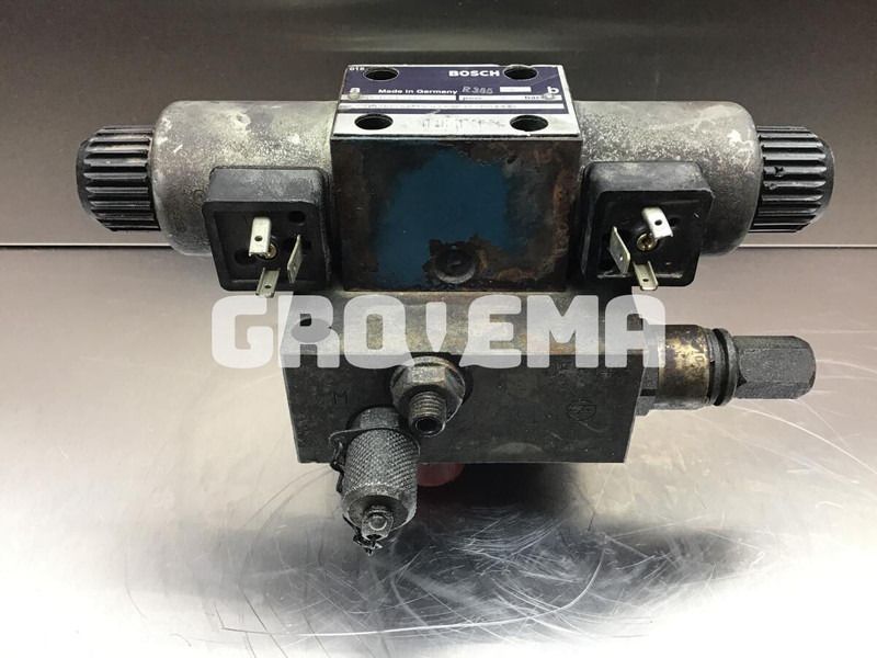 Liebherr Directional Control Valve - Гидравлика: фото 1 Liebherr Directional Control Valve - Гидравлика: фото 1