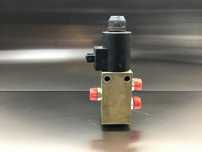 Liebherr Directional Control Valve - Гидравлика: фото 2 Liebherr Directional Control Valve - Гидравлика: фото 2