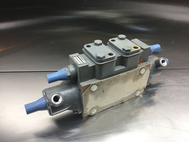 Новый Гидравлика Liebherr Directional Control Valve: фото 1