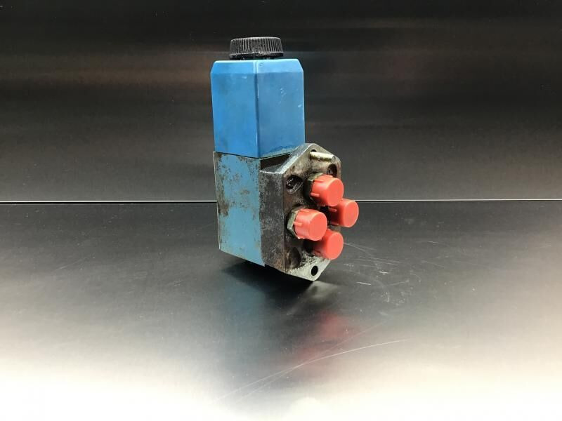 Liebherr Directional Control Valve - Гидравлика: фото 3 Liebherr Directional Control Valve - Гидравлика: фото 3