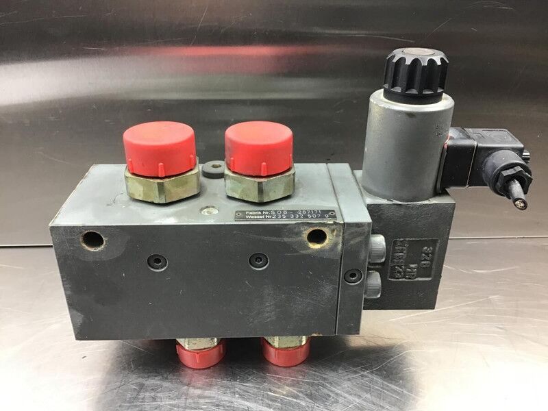 Liebherr Directional Control Valve - Гидравлика: фото 3 Liebherr Directional Control Valve - Гидравлика: фото 3
