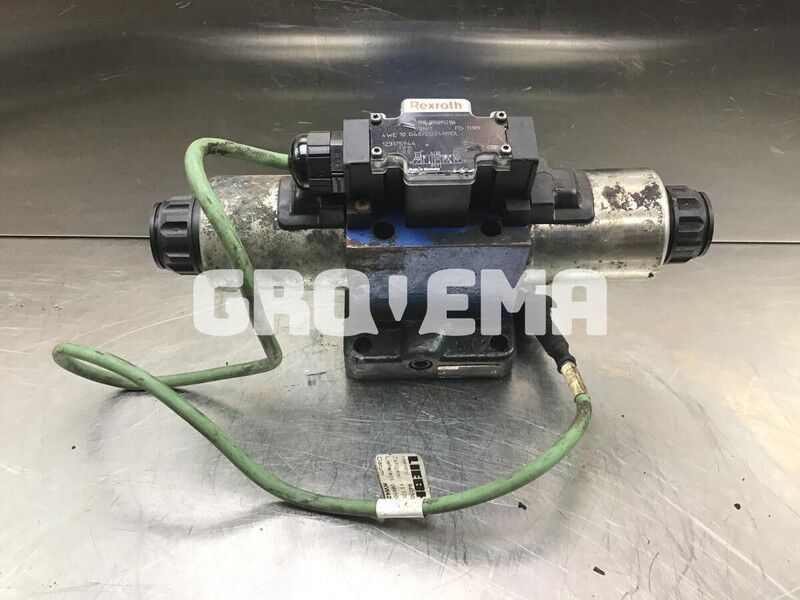 Liebherr Directional Control Valve - Гидравлика: фото 1 Liebherr Directional Control Valve - Гидравлика: фото 1