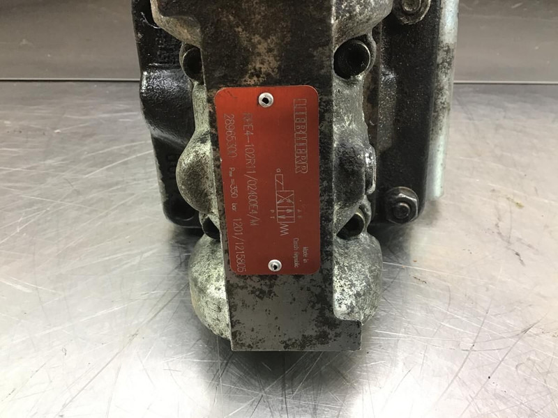 Liebherr Directional Control Valve - Клапан: фото 1 Liebherr Directional Control Valve - Клапан: фото 1