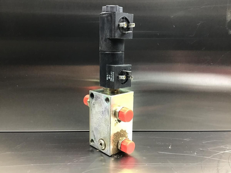 Liebherr Directional Control Valve - Гидравлика: фото 1 Liebherr Directional Control Valve - Гидравлика: фото 1