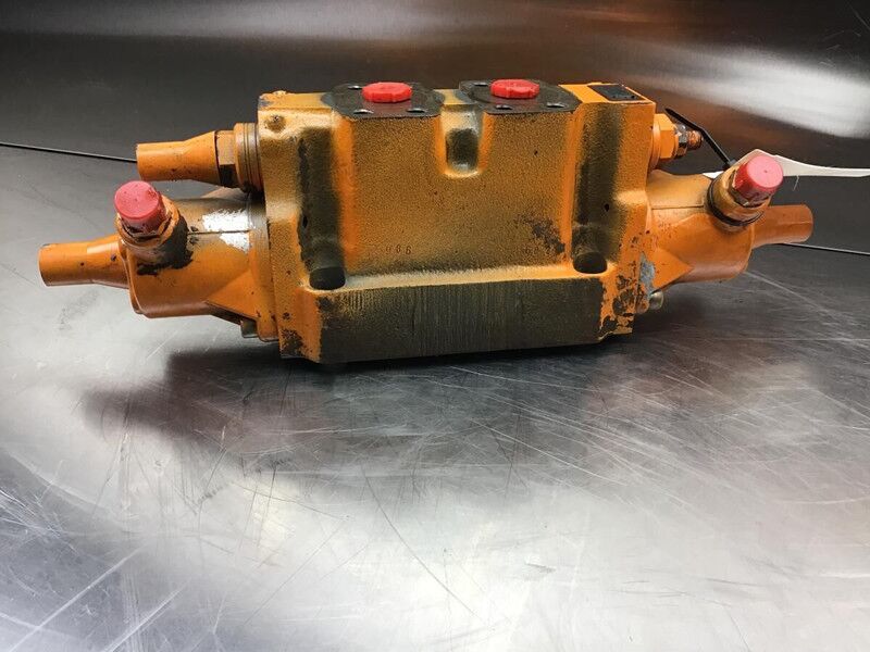 Liebherr Directional Control Valve - Гидравлика: фото 1 Liebherr Directional Control Valve - Гидравлика: фото 1