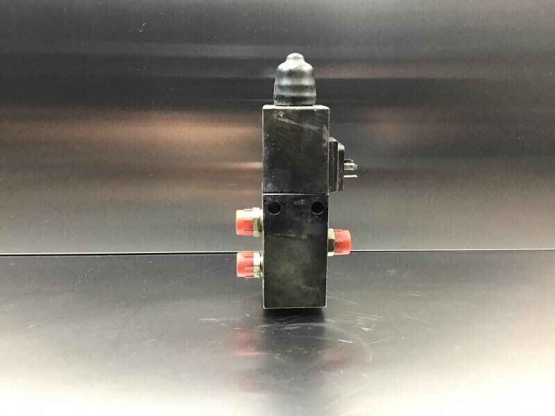 Liebherr Directional Control Valve - Гидравлика: фото 3 Liebherr Directional Control Valve - Гидравлика: фото 3