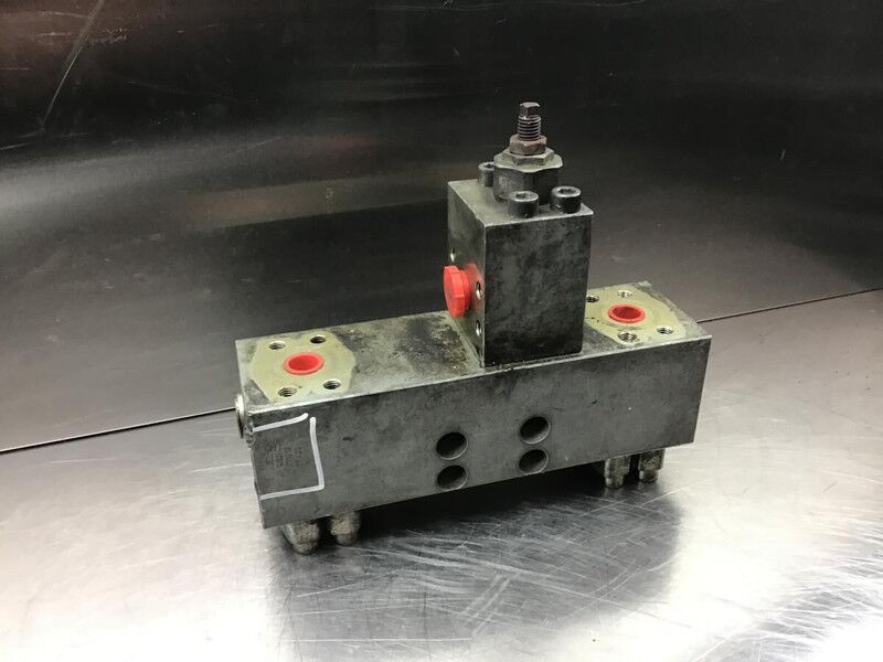Liebherr Distributor Block - Гидравлика: фото 1 Liebherr Distributor Block - Гидравлика: фото 1