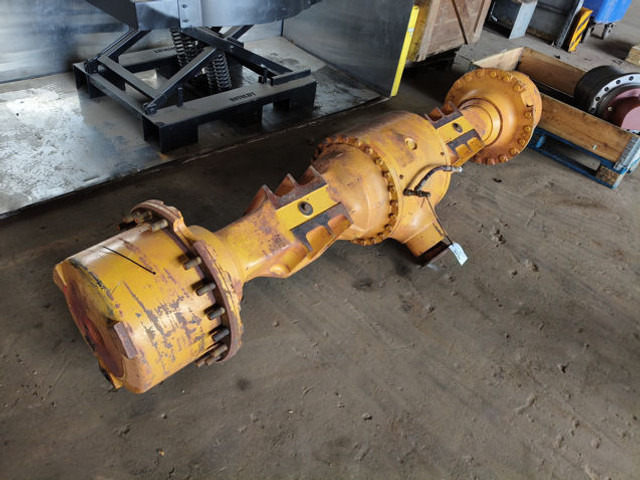 Liebherr Front Axle - Передняя ось: фото 1 Liebherr Front Axle - Передняя ось: фото 1