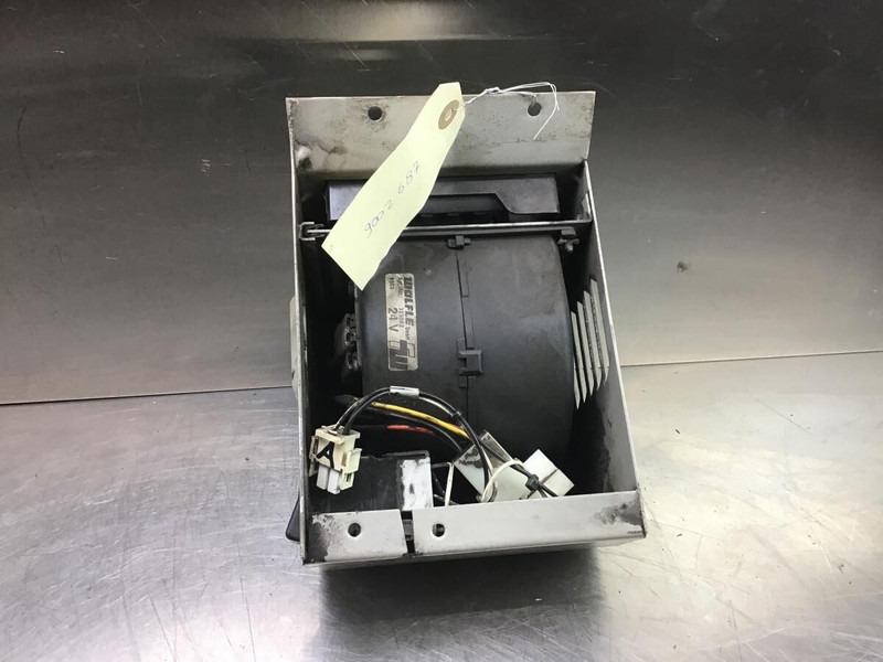 Liebherr Heater Unit - Приборная панель: фото 2 Liebherr Heater Unit - Приборная панель: фото 2