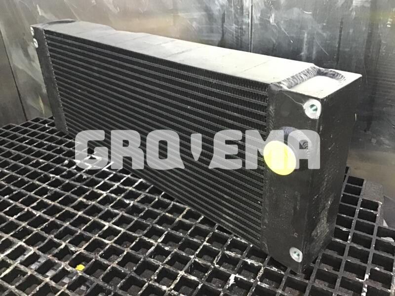 Liebherr Intercooler - Интеркулер: фото 2 Liebherr Intercooler - Интеркулер: фото 2