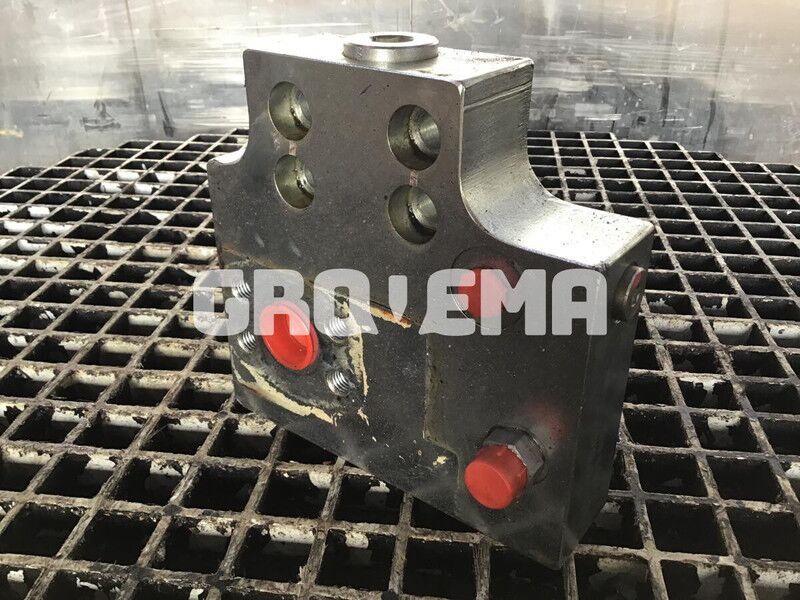 Liebherr Interm Block - Гидравлика: фото 2 Liebherr Interm Block - Гидравлика: фото 2