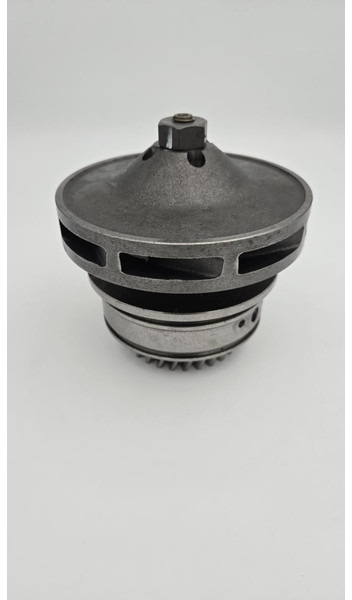 Liebherr New, aftermarket water pump 9077687 - Помпа: фото 1 Liebherr New, aftermarket water pump 9077687 - Помпа: фото 1