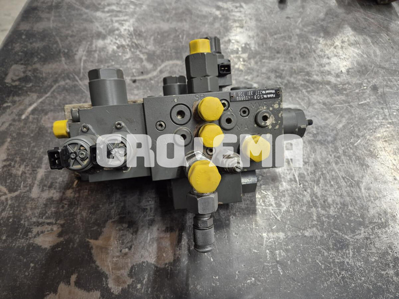 Liebherr - Кабина и интерьер: фото 2 Liebherr - Кабина и интерьер: фото 2