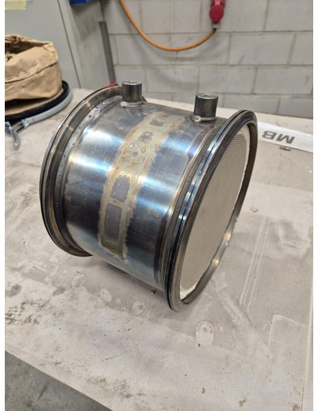 Liebherr - Глушитель: фото 1 Liebherr - Глушитель: фото 1