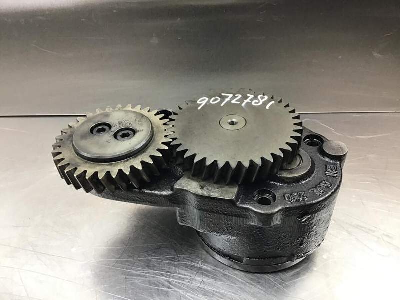 Liebherr Oil Pump - Масляный насос: фото 2 Liebherr Oil Pump - Масляный насос: фото 2