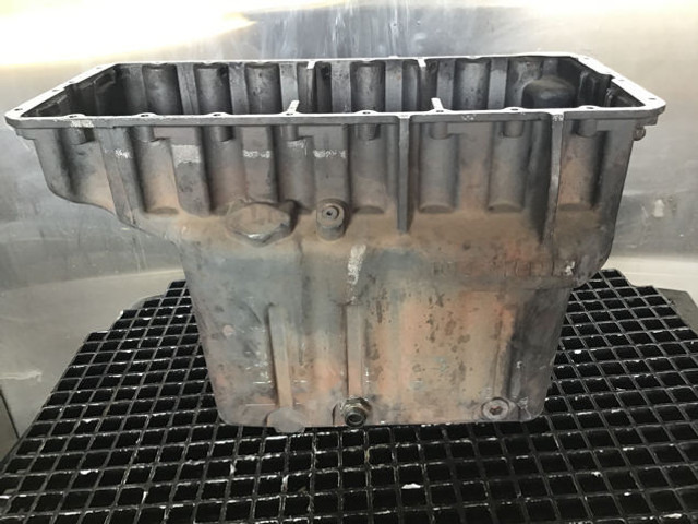 Liebherr Oil Sump - Картер: фото 5 Liebherr Oil Sump - Картер: фото 5