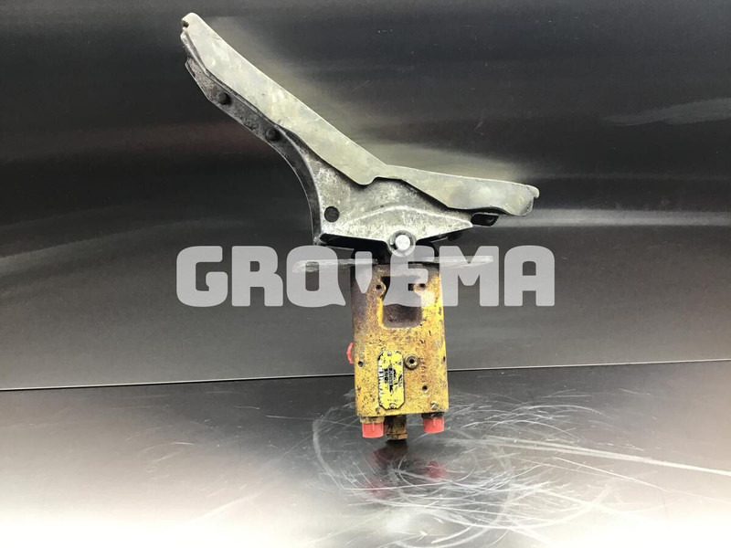 Liebherr Pilot Control Unit - Педаль: фото 1 Liebherr Pilot Control Unit - Педаль: фото 1