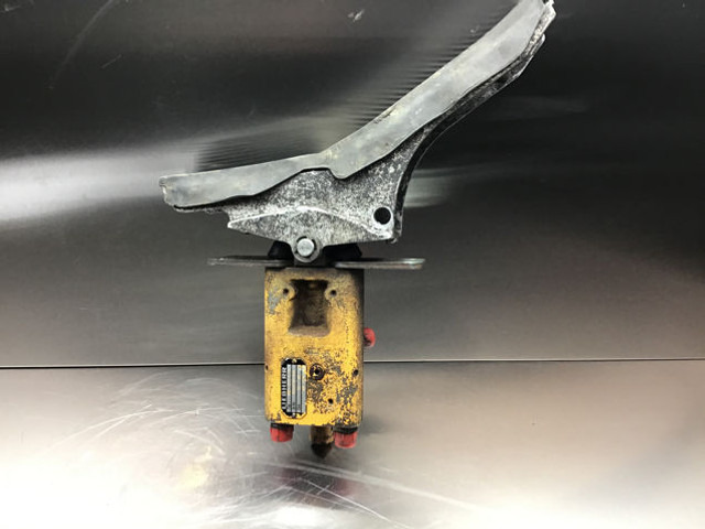 Педаль Liebherr Pilot Control Unit: фото 1