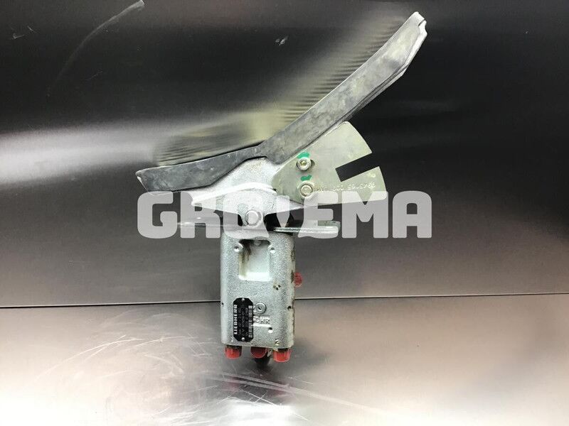 Liebherr Pilot Control Unit - Педаль: фото 1 Liebherr Pilot Control Unit - Педаль: фото 1