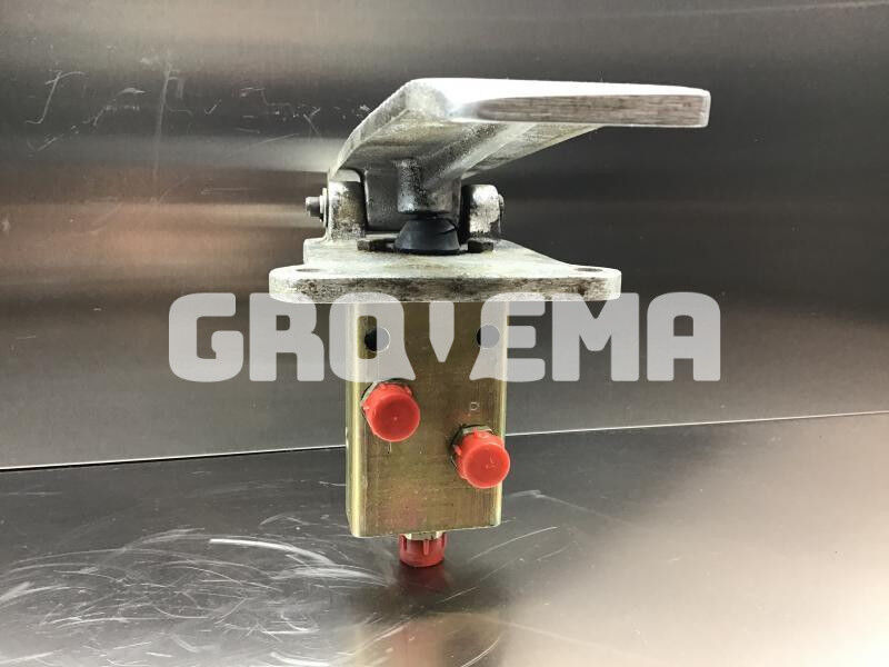 Liebherr Pilot Control Unit - Педаль: фото 2 Liebherr Pilot Control Unit - Педаль: фото 2