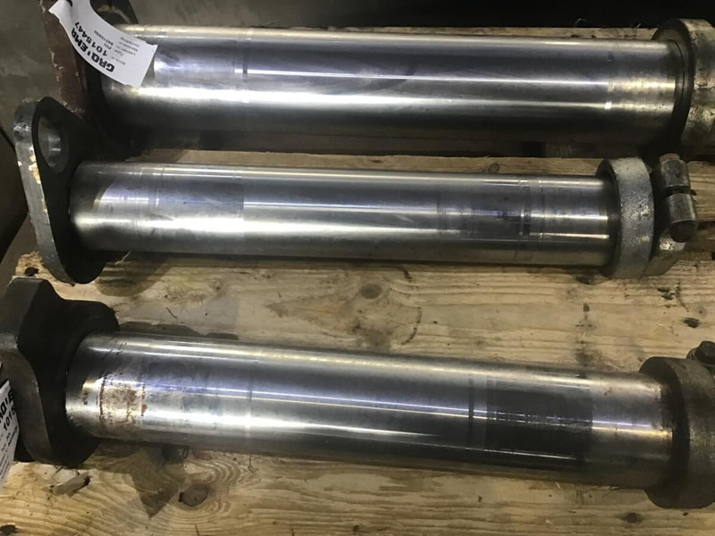 Liebherr Pin - Двигатель и запчасти: фото 1 Liebherr Pin - Двигатель и запчасти: фото 1