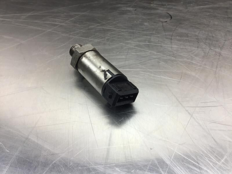 Liebherr Pressure Transmitter - Сенсор: фото 3 Liebherr Pressure Transmitter - Сенсор: фото 3