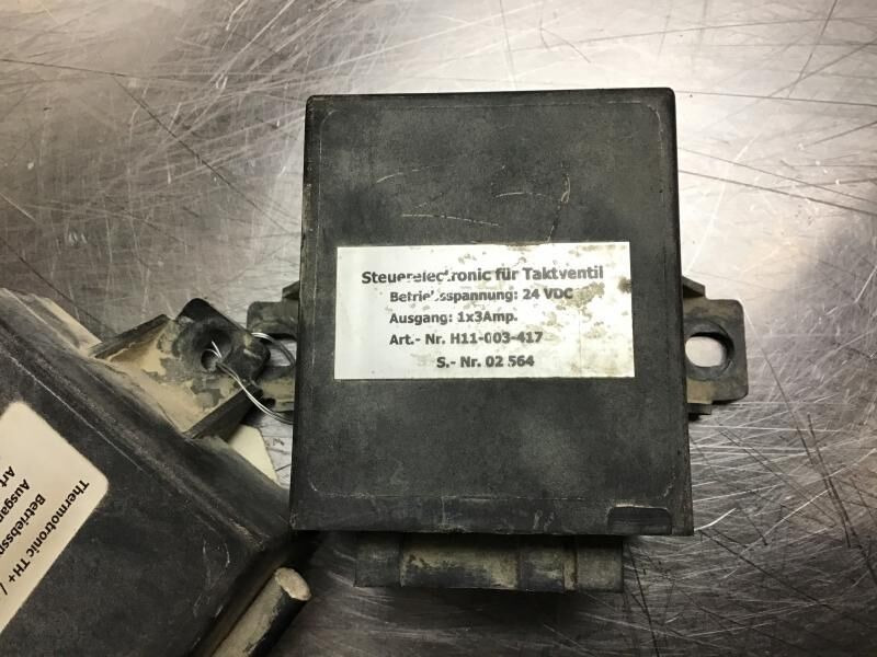 Liebherr R914B / R904 / A904 Li / A900C Li / A900B Li / A924B Li / A924 li / A914 Li / A934 Li / A934B Li / A944B Li / A914B Li / R924 B - Электрическая система: фото 3 Liebherr R914B / R904 / A904 Li / A900C Li / A900B Li / A924B Li / A924 li / A914 Li / A934 Li / A934B Li / A944B Li / A914B Li / R924 B - Электрическая система: фото 3