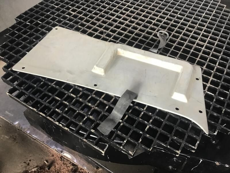 Бампер Liebherr R914STD: фото 1