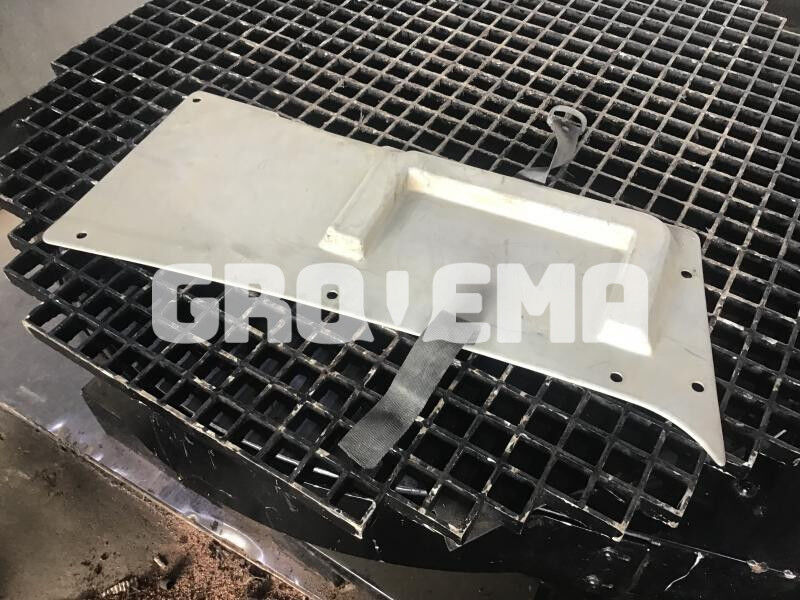 Liebherr R914STD - Бампер: фото 3 Liebherr R914STD - Бампер: фото 3