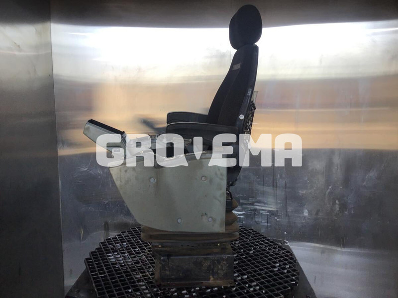 Liebherr R926 COMP / R946 LC / R946 LC-V - Сиденье: фото 3 Liebherr R926 COMP / R946 LC / R946 LC-V - Сиденье: фото 3