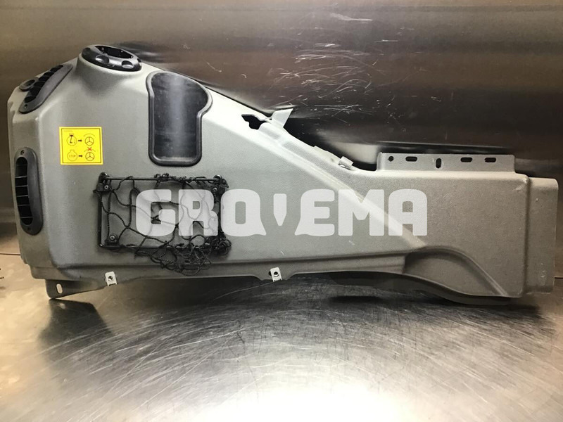 Liebherr R926 K-LC / R946 LC - Бампер: фото 1 Liebherr R926 K-LC / R946 LC - Бампер: фото 1