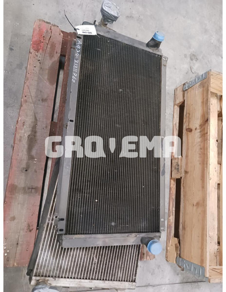 Liebherr R934 - Радиатор: фото 1 Liebherr R934 - Радиатор: фото 1