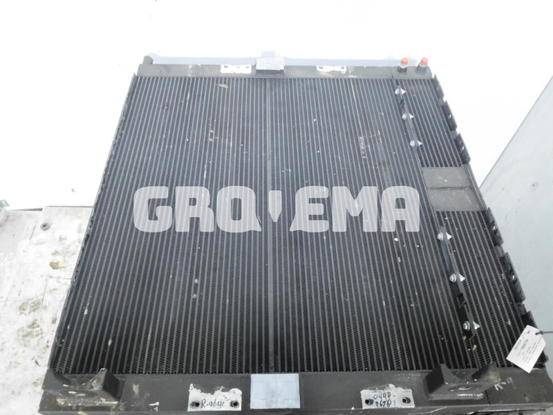 Liebherr R964C - Масляный радиатор: фото 1 Liebherr R964C - Масляный радиатор: фото 1