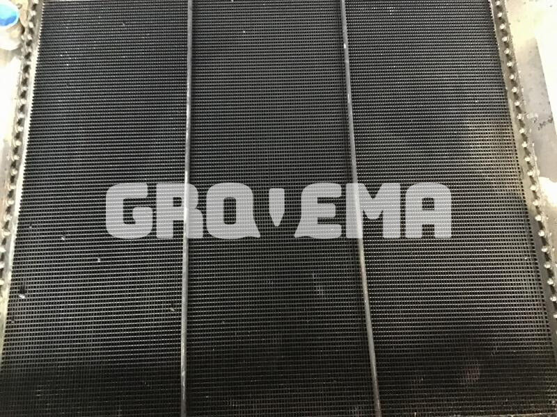 Liebherr Radiator - Радиатор: фото 3 Liebherr Radiator - Радиатор: фото 3