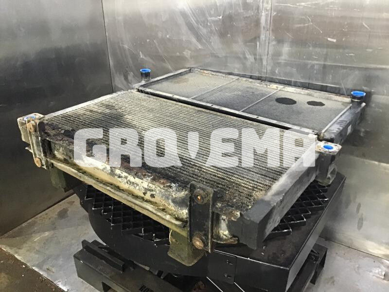 Liebherr Radiator - Радиатор: фото 1 Liebherr Radiator - Радиатор: фото 1