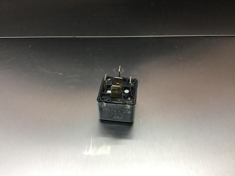 Liebherr Relay - Реле: фото 2 Liebherr Relay - Реле: фото 2