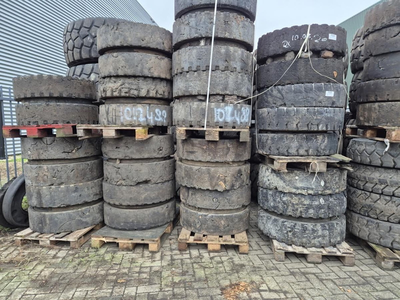 Liebherr Solid 10.00-20 - Шина: фото 2 Liebherr Solid 10.00-20 - Шина: фото 2