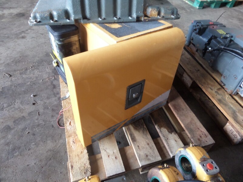 Кабина и интерьер для Строительной техники Liebherr Tool Box: фото 1