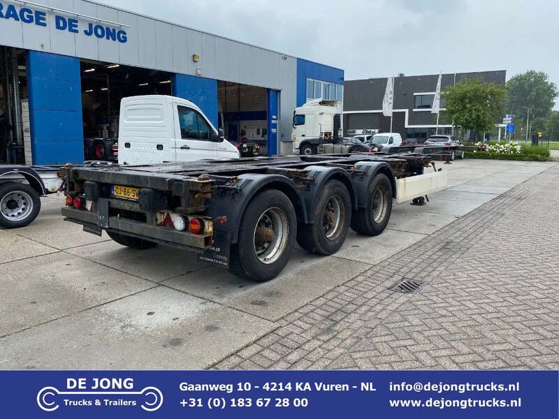 Krone SDC 27 / Container Chassis / BPW + Disc / Lift Axle - Полуприцеп-контейнеровоз/ Сменный кузов: фото 1 Krone SDC 27 / Container Chassis / BPW + Disc / Lift Axle - Полуприцеп-контейнеровоз/ Сменный кузов: фото 1