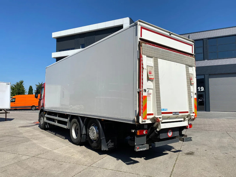 Renault D Wide 320 6x2/4 / Closed box / Dhollandia - Грузовик с закрытым кузовом: фото 4 Renault D Wide 320 6x2/4 / Closed box / Dhollandia - Грузовик с закрытым кузовом: фото 4
