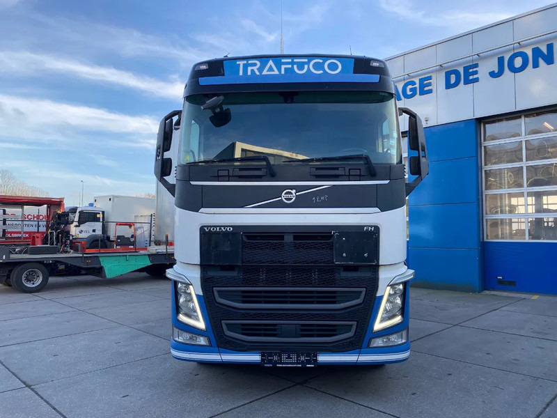 Volvo FH 13.420 Globetrotter / ADR + PTO / Stand Airco - Тягач: фото 2 Volvo FH 13.420 Globetrotter / ADR + PTO / Stand Airco - Тягач: фото 2