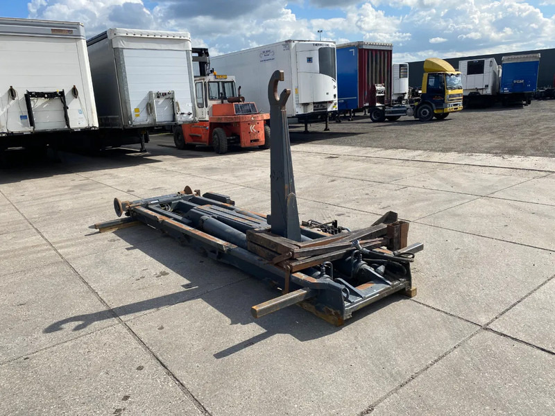 Volvo FM 440 6x4 / Hooklift and Tractor / Hub Reduction лизинг Volvo FM 440 6x4 / Hooklift and Tractor / Hub Reduction: фото 16