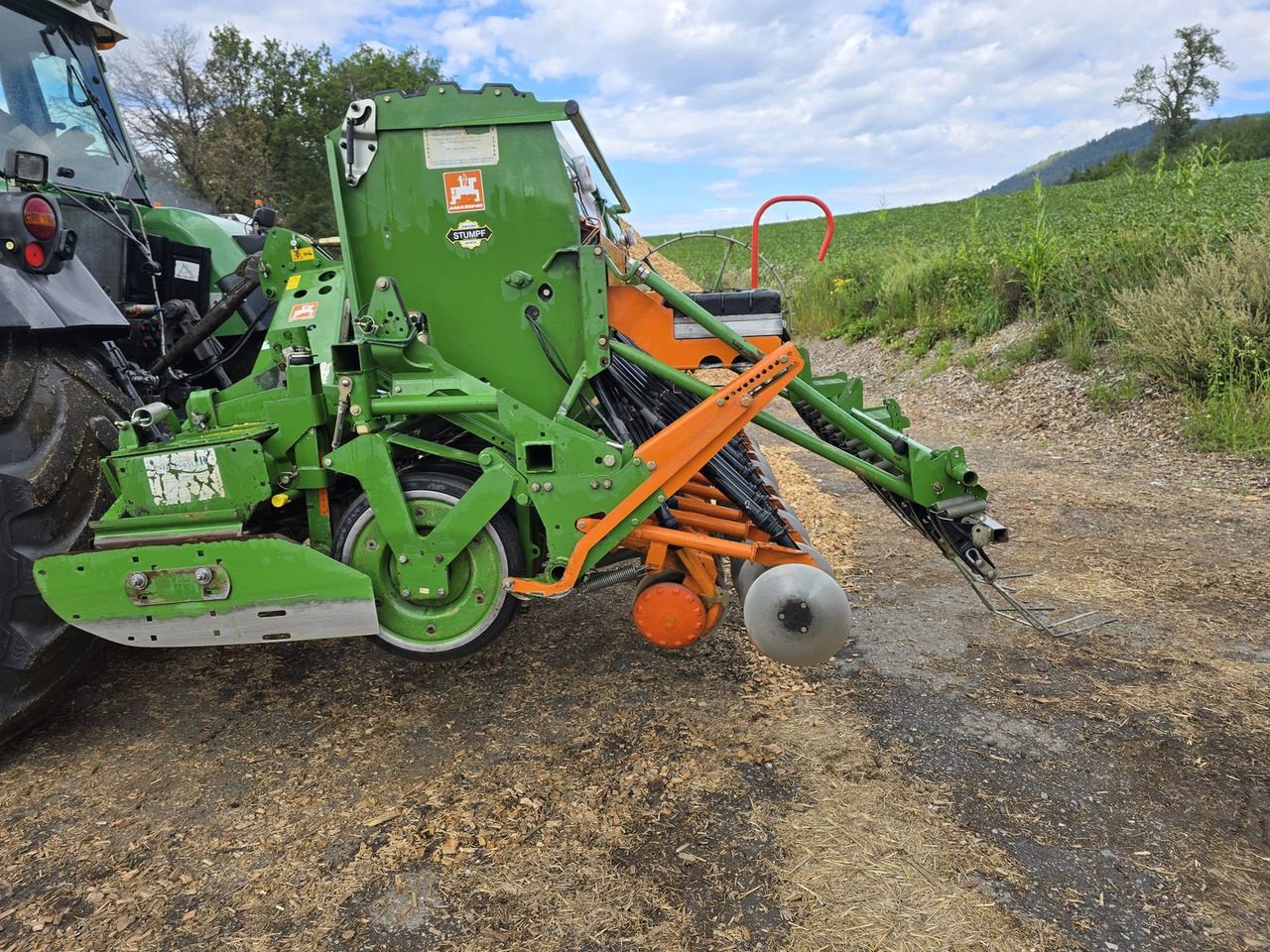 Amazone AD 303 +KG 303 - Сеялка: фото 1 Amazone AD 303 +KG 303 - Сеялка: фото 1