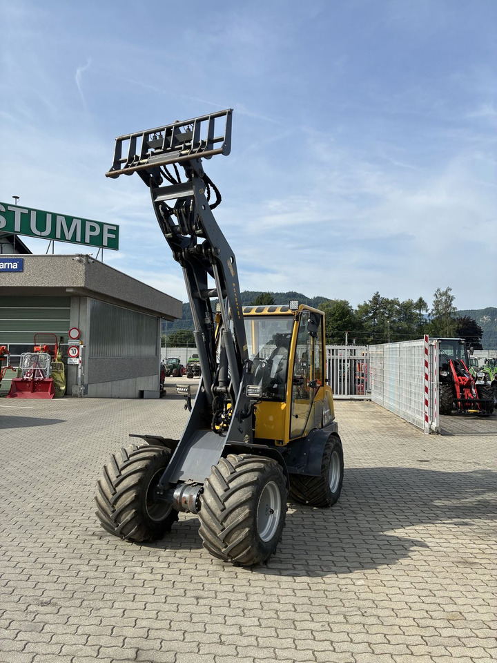 Eurotrac Eurotrac W13 - Компактный фронтальный погрузчик: фото 1 Eurotrac Eurotrac W13 - Компактный фронтальный погрузчик: фото 1