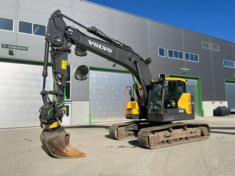 Гусеничный экскаватор SOLD ! Volvo ECR 235 EL: фото 1