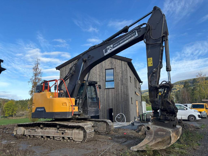 Volvo ECR 235 EL - Гусеничный экскаватор: фото 2 Volvo ECR 235 EL - Гусеничный экскаватор: фото 2