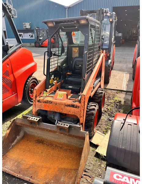 Bobcat S70 - Мини-погрузчик с бортовым поворотом: фото 1 Bobcat S70 - Мини-погрузчик с бортовым поворотом: фото 1