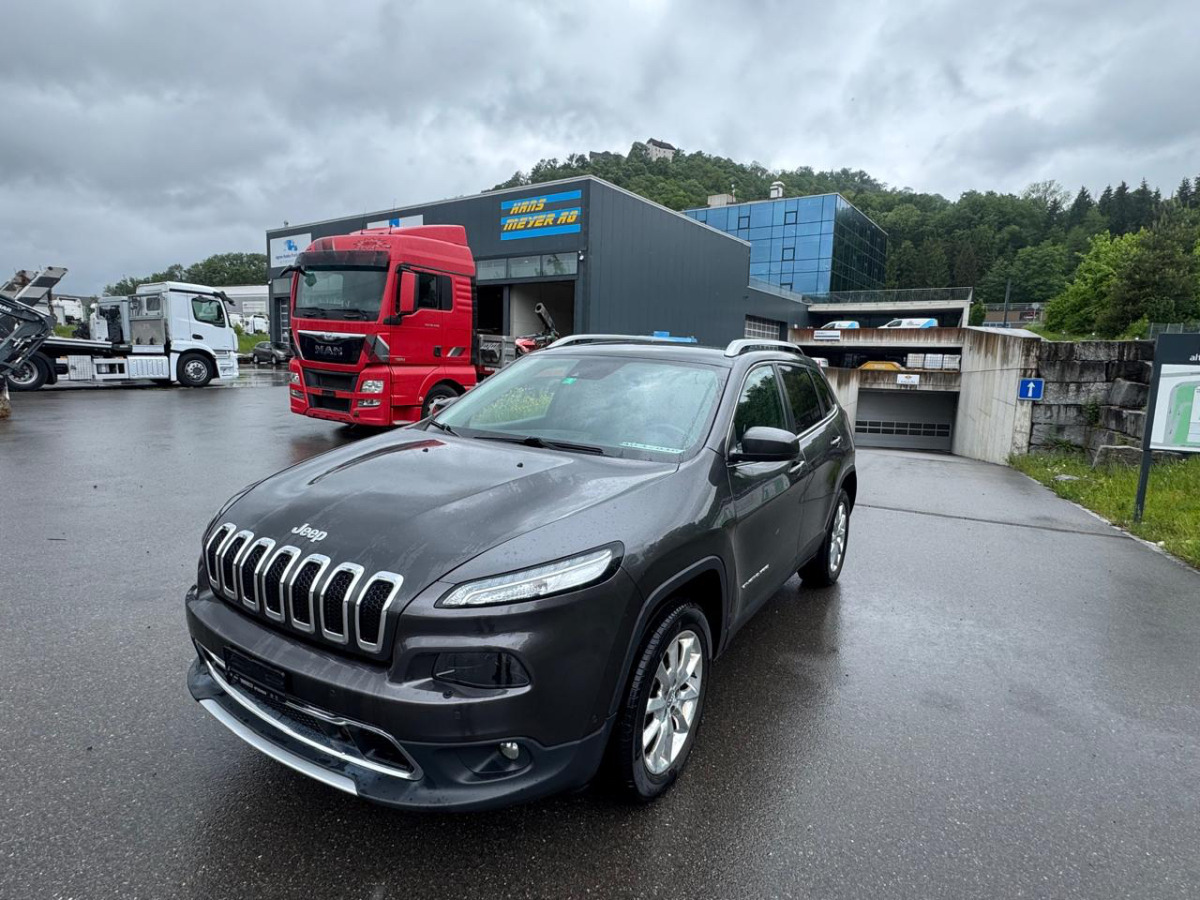 JEEP Cherokee 2.2 TD - Хэтчбек: фото 1 JEEP Cherokee 2.2 TD - Хэтчбек: фото 1