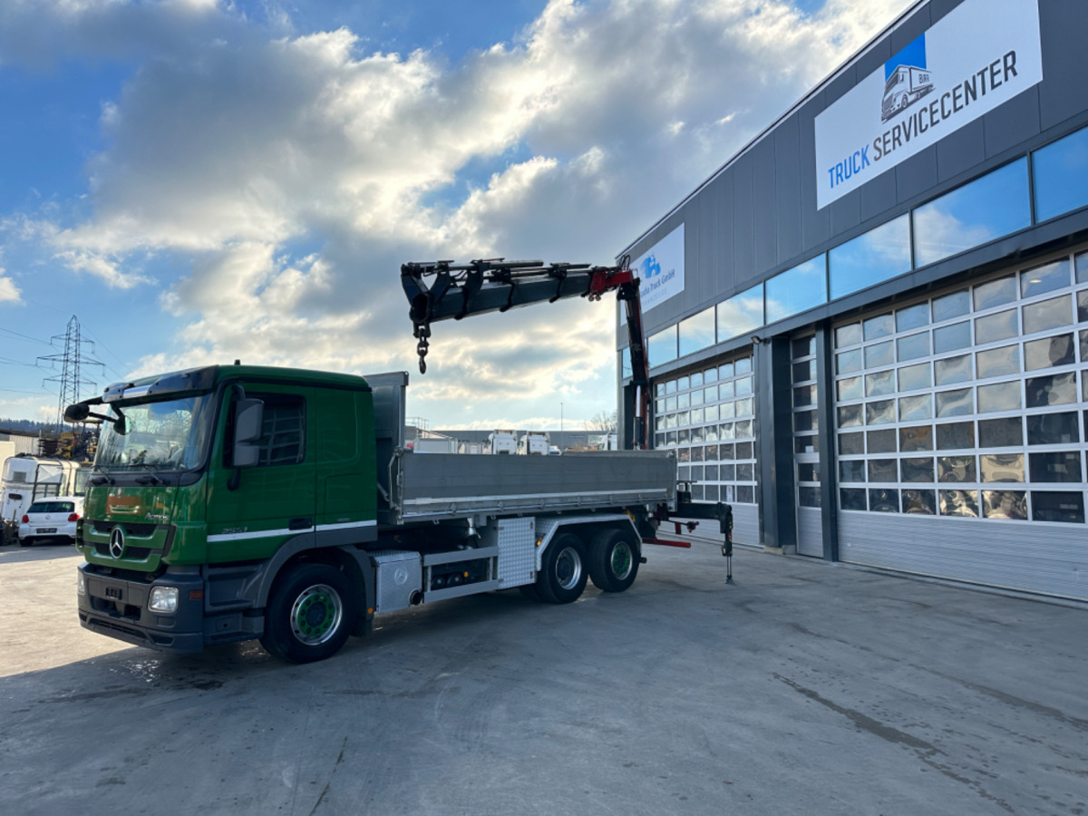 Самосвал, Автоманипулятор MERCEDES 2551 V8 6x2 Fassi 185-5 Bj.2020: фото 16